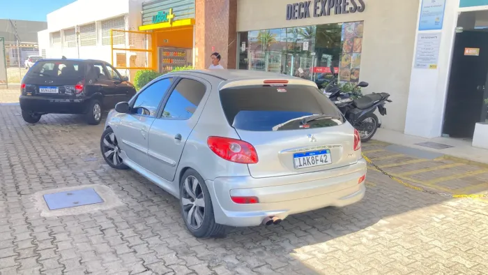 Peugeot 207 XR Sport 1.4 Flex 8V 5P 2011