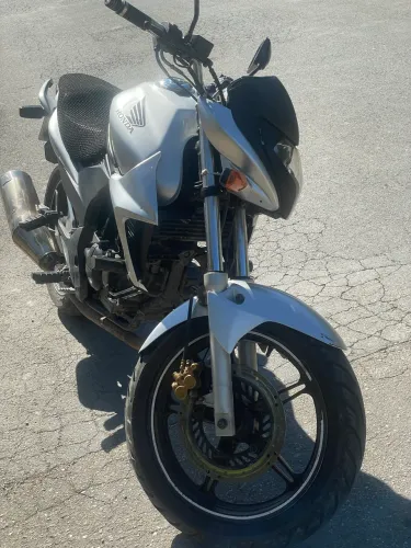 Cb300R moto filé