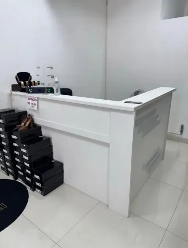 Balcão Grande para Atendimento em MDF Com Gaveta
