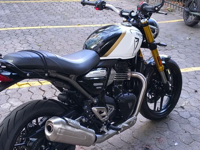 Triumph Speed 400 2026/2026, na garantia 