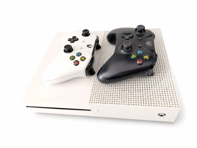 Xbox One S 2 controles originais