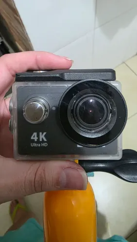 Câmera de Ação EKEN 4K Ultra HD + Caixa Estanque e Bastão Flutuador