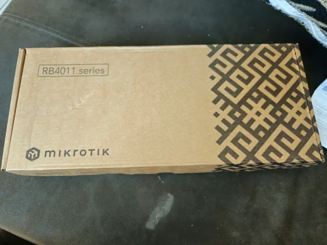 Roteador Mikrotik RB4011 series