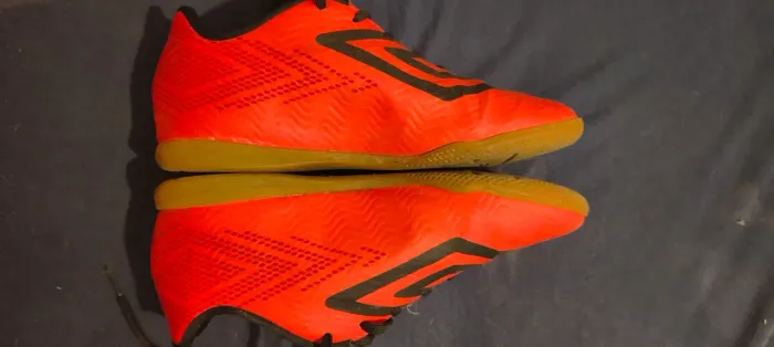 Chuteira futsal umbro 36