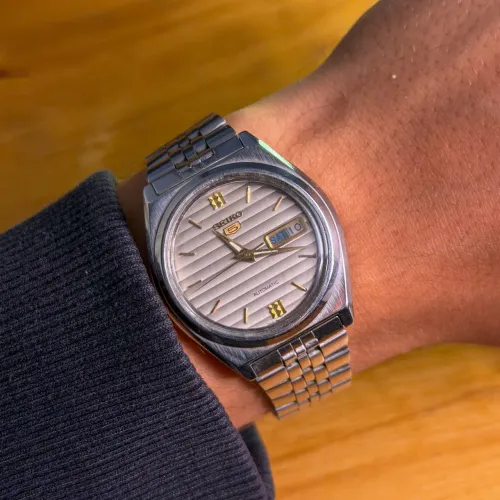 Seiko 5 Automático 7009-878A Texturizado (Maio de 1979 - Japão)