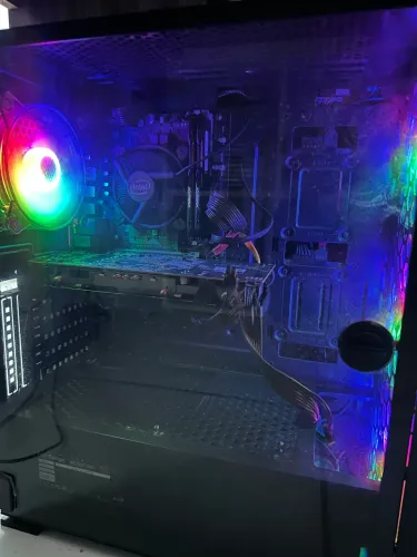 PC Gamer - I5 11400F + 32gb RAM + RX 570 4gb