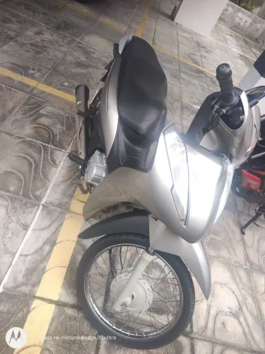 Vendo biz 2024 110 cc partida elétrica