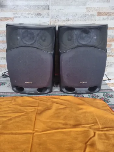 2 caixas de som AIWA