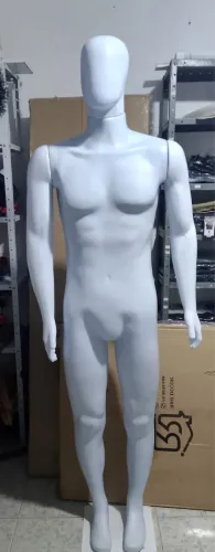 MANEQUIM
