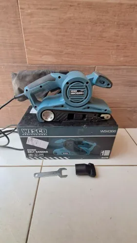 Lixadeira de cinta Wesco 920w - semi-nova