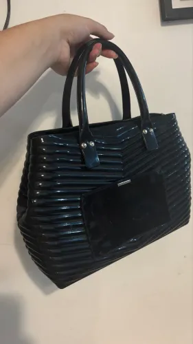 Vendo bolsa PETIT JOLIE (preta) - SEMINOVA 