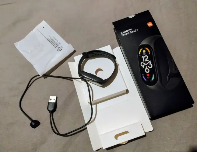 Xiaomi Mi Band 7 - Completa na caixa (bom estado)