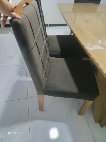 Vendo jogo de mesa com 6 cadeiras passo cartao ,juros da maquininha