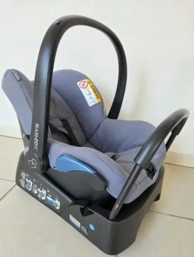 Cadeirinha de Bebê Maxi Cosi + Base para Carro