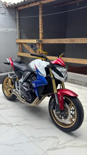 CB 1000r tricolor Capitão América