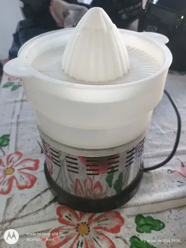 Espremedor de laranja e limão