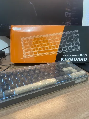 Teclado Royal Kloudge R65