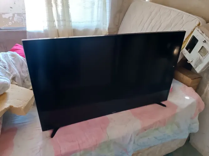 Vendo tv 43 polegadas Samsung com defeito 