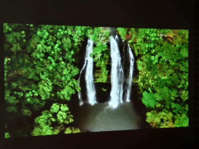 Projetor HY300 Smart Android 11 WiFi Bluetooth 4K - Cinema em Casa
