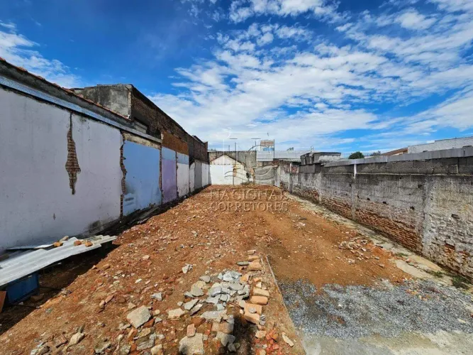 Excelente terreno à venda no bairro Cerâmica com localização privilegiada e alto potencial