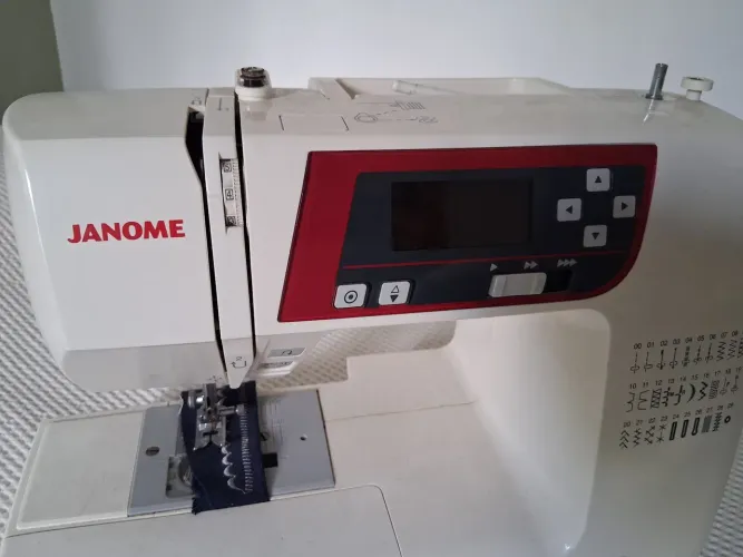 Maquina de costura Janome semi nova