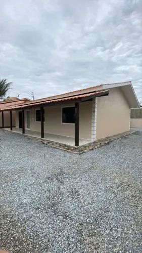 Alugo Casa