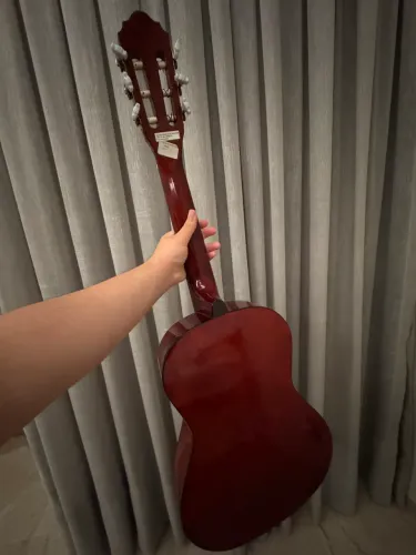 Violão seminovo