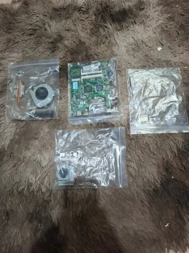 Peças diversas de notebook