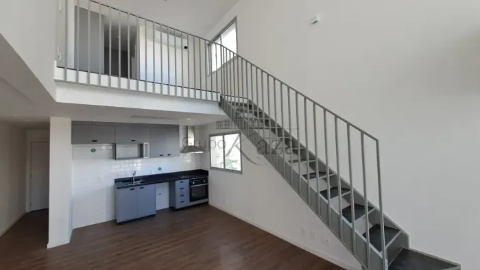 Oportunidade - Apartamento Duplex - Jardim América - 1 Suíte - 80m².