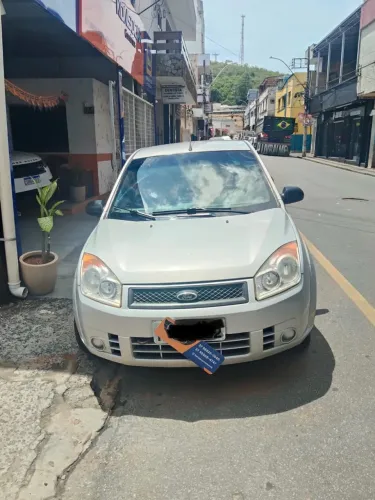 Ford Fiesta Sedan 1.0 8V Flex 4P 2009