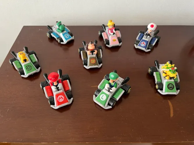 Kit com 8 carrinhos Mario karts
