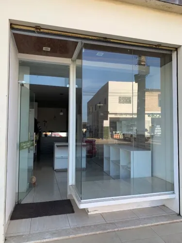 Aluga-se ponto comercial