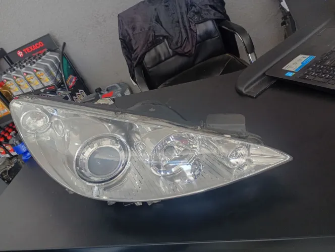 Faróis Xenon Peugeot 408