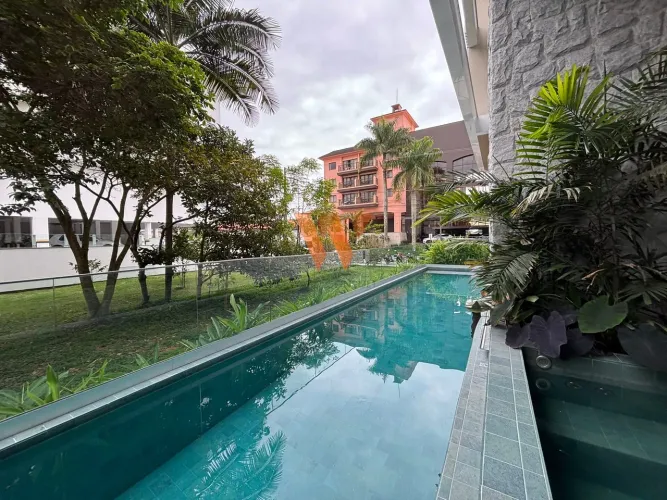 APARTAMENTO 2 SUÍTES com 110m² para ALUGUEL ANUAL em JURERÊ!