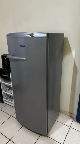 GELADEIRA Á VENDA $650