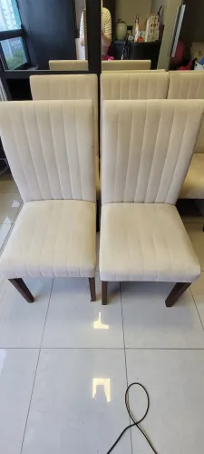 Cadeiras em suede