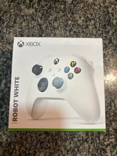 Controle Sem Fio Xbox (Série S|X) na cor Robot White