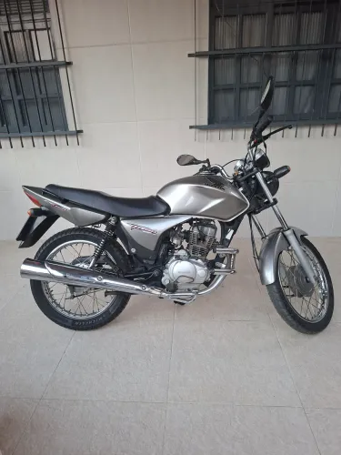 Titan Es 2008 Único dono