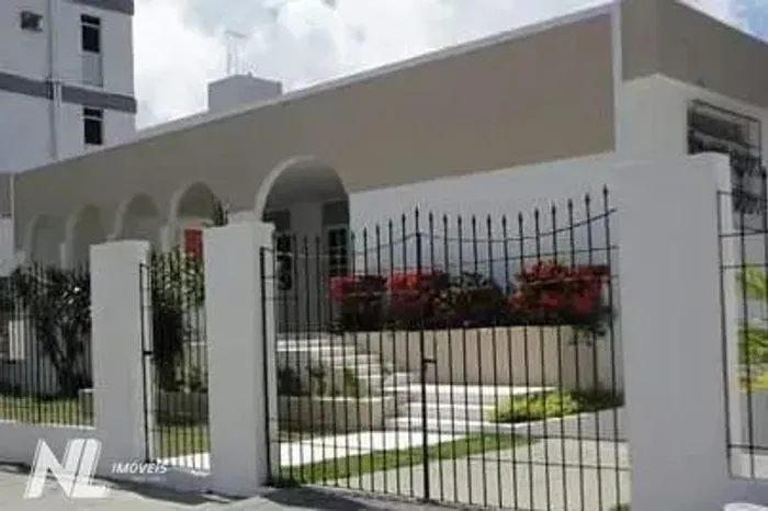 Casa com 9 dormitórios para alugar, 950 m² área total - Lagoa Nova - Natal/RN