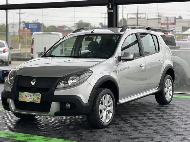 Renault Sandero Stepway Hi-power 1.6 8V 5P 2013