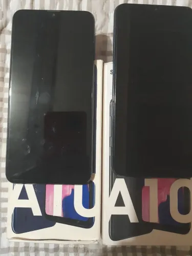 02 aparelhos A10 retirar peças. 