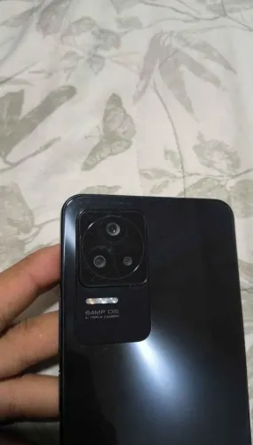 Poco f4