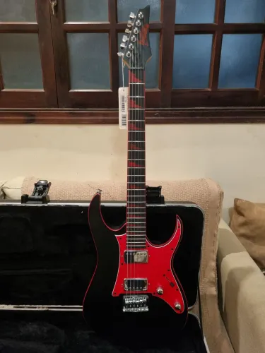 IBANEZ GRG131DX BKF | VISUAL AGRESSIVO, ATITUDE E PERSONALIDADE 