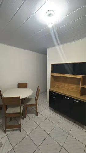 Mesa e Armário de cozinha 
