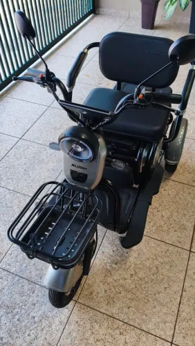 Triciclo Elétrico Klosh 800 W