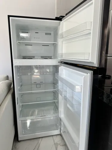 Geladeira Midea Frost Free Preta