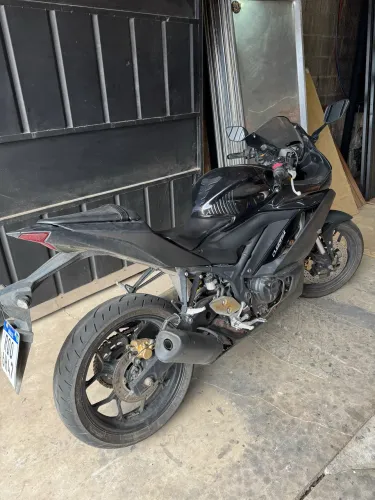YAMAHA R3 MONSTER