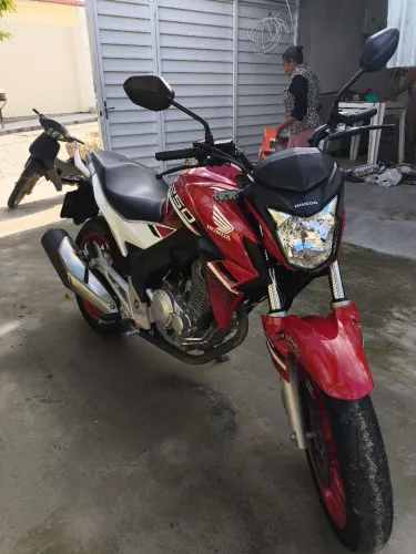 Moto Honda CV TWISTER 2022 EXTRA 