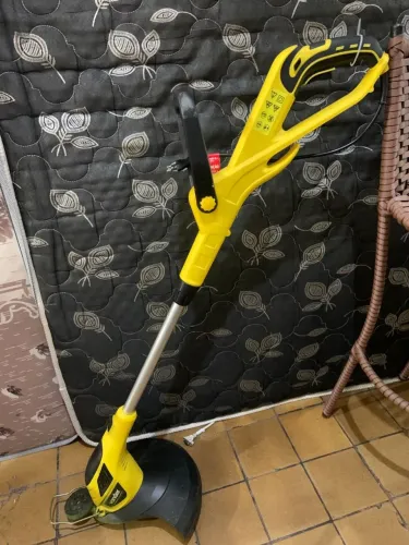 Aparador de grama vonder 1000w(pouco uso)