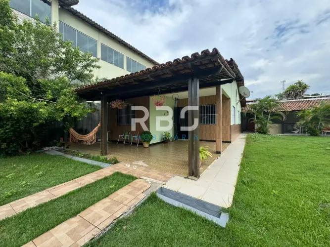 Casa com 3 quartos, 1 suíte, 2 vagas À VENDA EM JACARAÍPE DE FRENTE Á PRAIA